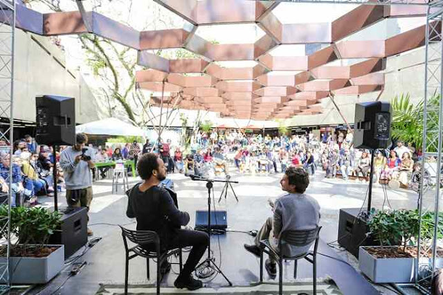 Devido ao grande sucesso, as inscrições para a 2ª edição do Concurso de Música de Rua "Toca Aí!" foram prorrogadas até o dia 13 deste mês. O evento, organizado pelo Pátio Metrô São Bento em parceria com a Tatu Cult, vai premiar o grande vencedor com R$ 10 mil.