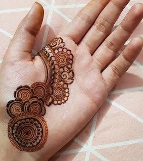 Palm Mehndi design Simple