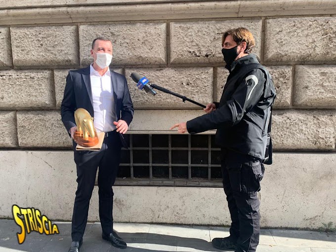 Striscia la notizia, Tapiro d’oro a Rocco Casalino: ''Fuori dalla politica ma non da Palazzo Chigi'