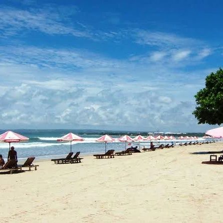 Pantai Kuta Bali: Lokasi, Harga Tiket, Daya Tarik, Keiistimewaan Dan Hotel Sekitar Pantai