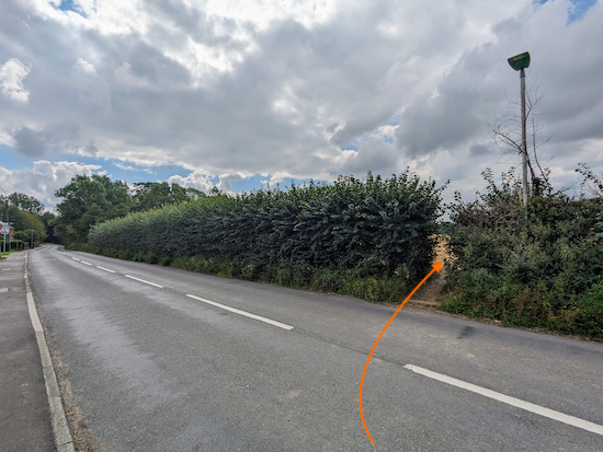 Turn right on North Mymms footpath 8