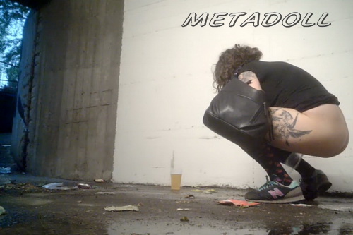 Beer festival cuties pissing in public SpyCam (Beer Festival Piss 2018_050)