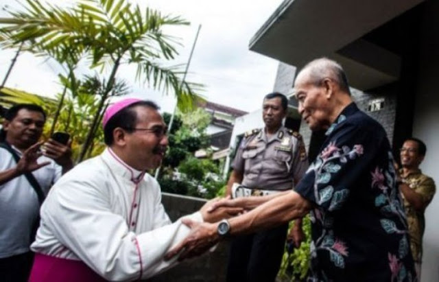 Mgr Robertus Rubiyatmoko Kunjungi Buya Syafii Maarif