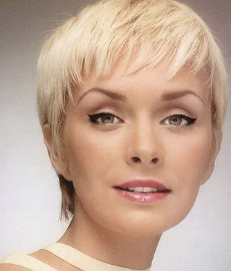 hairstyles for round faces women 2011. short haircuts for round faces