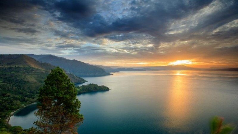 Beragam Pesona Danau Toba yang Nggak Banyak Orang Tahu