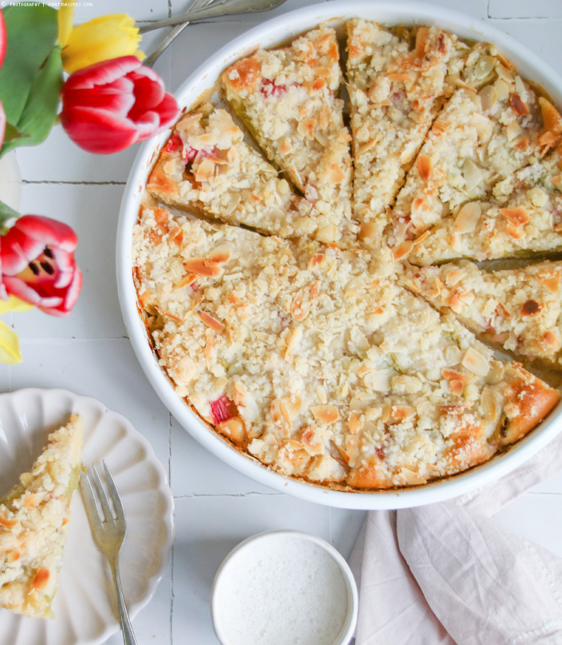 Rhabarberkuchen mit Streuseln