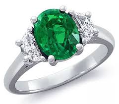 Nhẫn đá Emerald