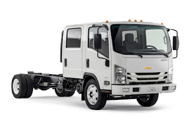 Chevrolet Low Cab Forward 4500 Crew Cab (2016) Front Side