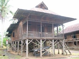 Lintang Dusunku Keunikan Rumah Panggung Di Lintang Empat 