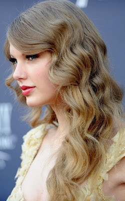 Taylor Swift Hairstyle Pictureclass=