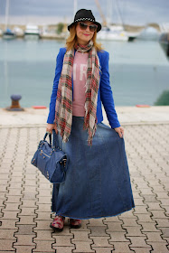 Maxi denim skirt, Balenciaga City blue, Fashion and Cookies, fashion blogger