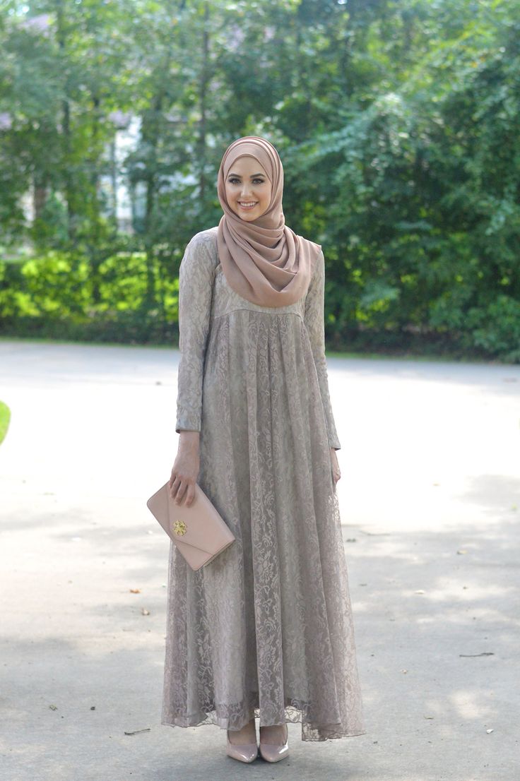 25+ Model Gamis Lebaran Terbaru 2018: Simple & Modern