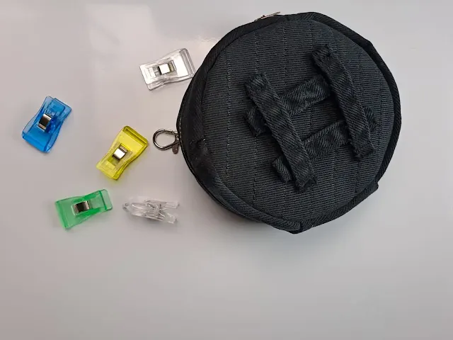 DIY circle pouch on table with wonder clips