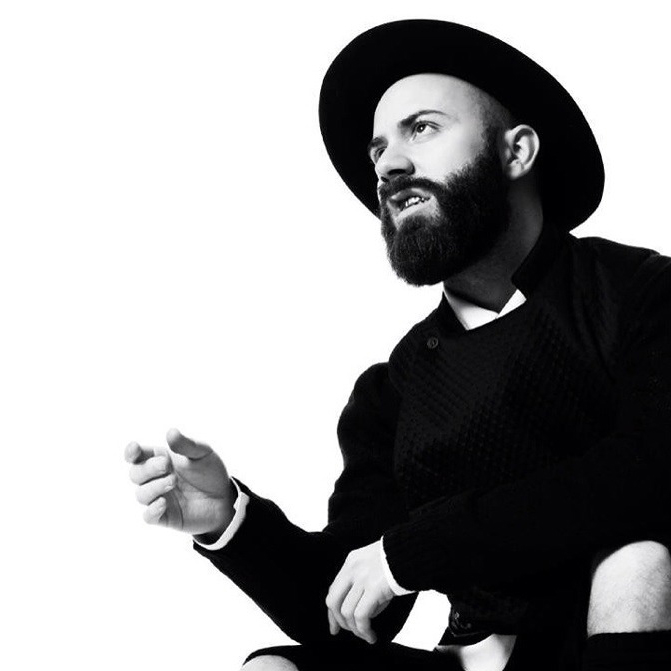 Woodkid presenteia os fãs com a versão de estúdio da faixa ‘Volcano’