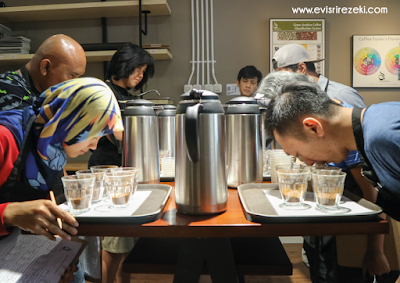 Cupping for Professional Class 5758 Coffee Lab