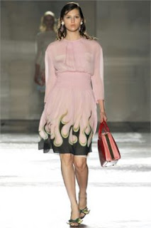 Prada Woman’s Spring Summer 2012: Ironia e dolcezza tra "donne e motori"