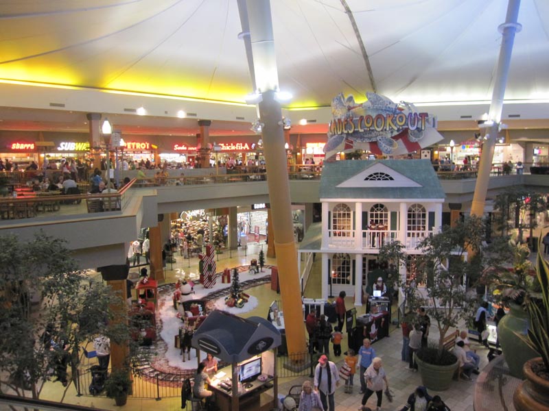 ... Retail History: Knoxville CenterEast Towne Mall: Knoxville, TN