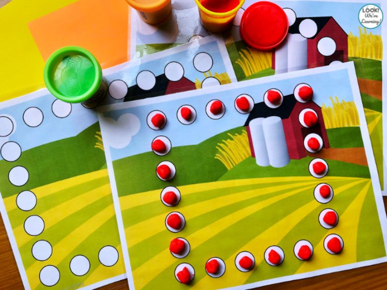 Farm themed shape mats - Shape activities for toddlers and preschoolers