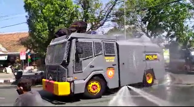 PPKM Level 4 Diperpanjang, Jalan Protokol Kebumen Kota Kembali Disemprot Disinfektan