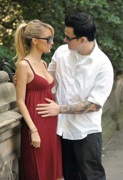 nicole richie pregnant photos. Posted by NICOLE RICHIE NEWS