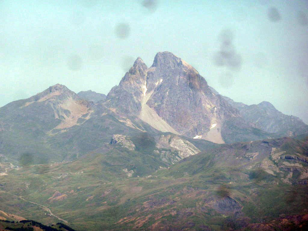 PEÑA ROYA (2.578m) y PEÑA BLANCA, 2.555m (El parapente de Te P1250302%20%28FILEminimizer%29