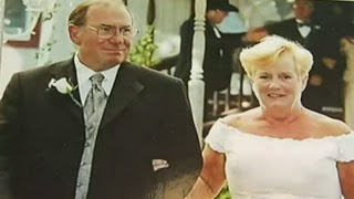 Woman sues airline for losing husbands ashes