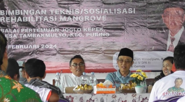 Anggota Komisi IV DPR RI Ir.KRT Darori Wonodipuro Buka Bimtek Rehabilitasi Mangrove di Kebumen