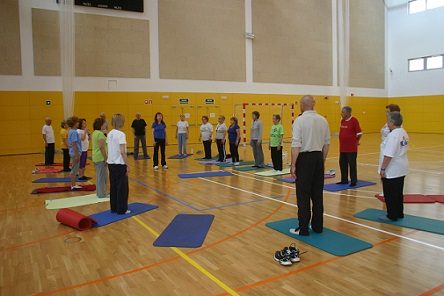 exercícios na terceira idade com orientação profissional