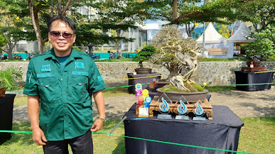 Prof Tedi Priatna Pemenang Best In Show Lomba Tanaman Hias Bonsai di Bandung