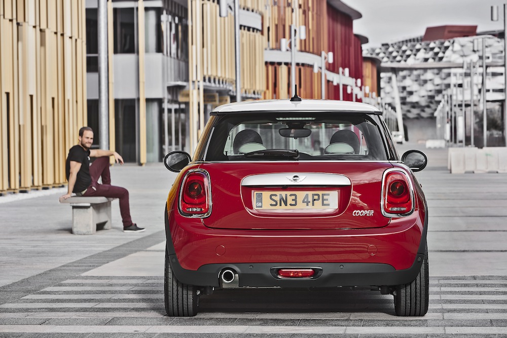Bmwが新型の Mini を発表 フルモデルチェンジした新しいミニクーパー Idea Web Tools 自動車とテクノロジーのニュースブログ