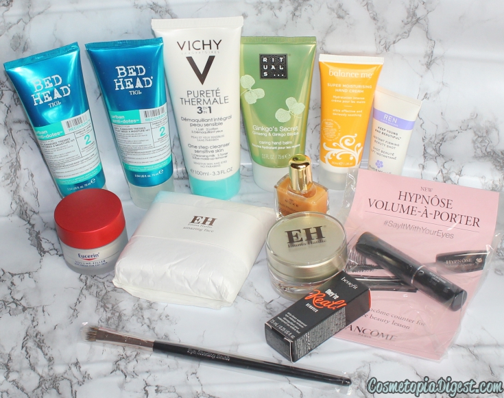 Here are the contents of the Feelunique Holiday 2015 Beauty Bag.
