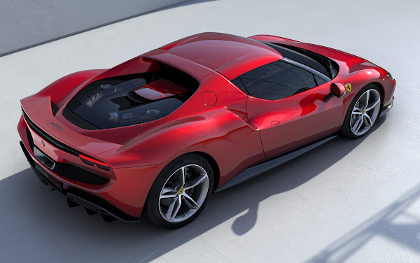 Nova Ferrari 296 GTB híbrida plug-in tem 830 cv de potência