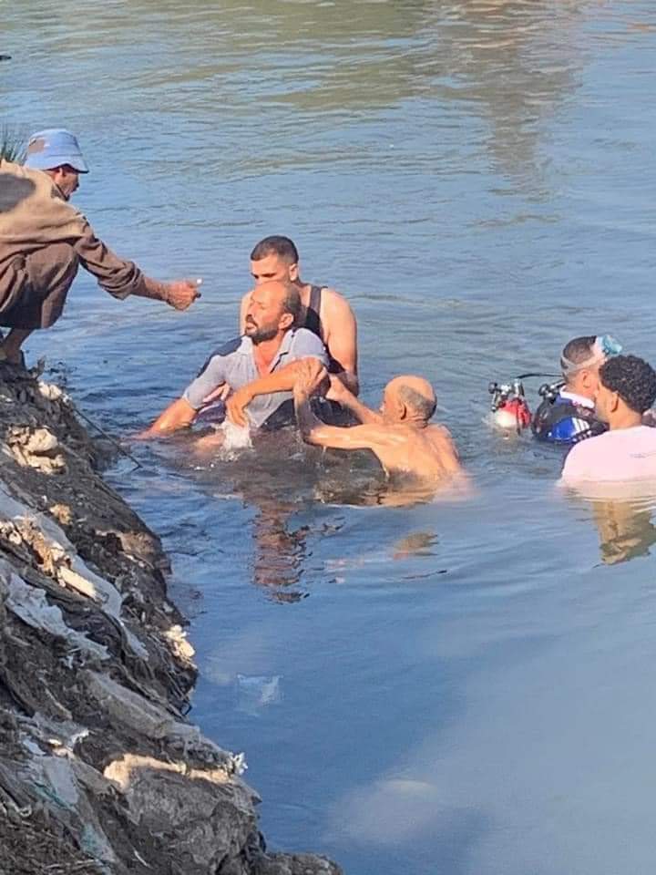 البحث عن جثة طالب غرق في مياه ترعة الخادمية بكفر الشيخ - صور