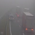 A legnagyobb ködben próbált meg előzni a kamion az M7-esen, tömegkarambol lett belőle (Videó)