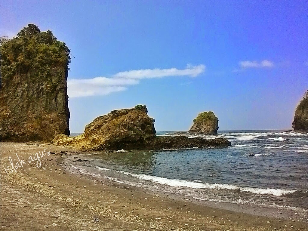 Jejak Kecilku Pantai Licin  Malang