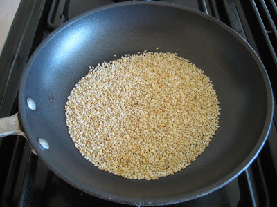 Toasted sesame seeds for garnishing your kalbi.