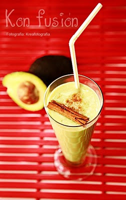 batido aguacate aroma canela miel delicioso Avocado smoothie delicious honey cinnamon scentAvocado-Smoothie köstlichen Honig-Zimt Duft