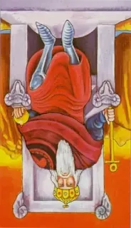 O Imperador invertido com Arcanos de pé