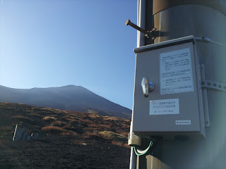 「富士山の送電網」「VT・避雷器内蔵形用 方向性SOG制御装置」