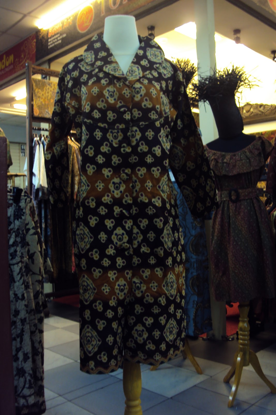 Dunia Batik Indonesia: model batik untuk perempuan