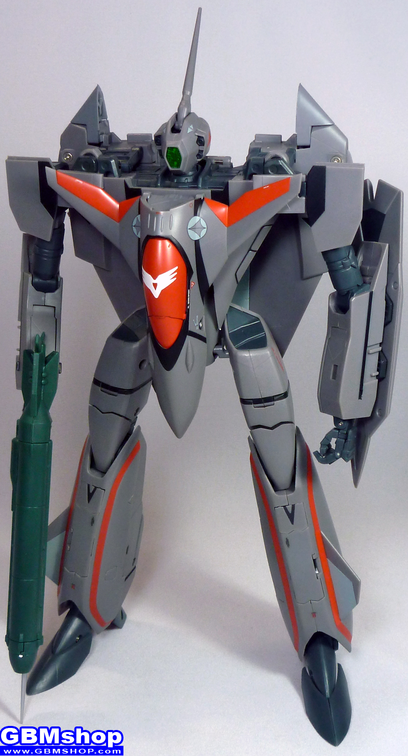Macross Plus VF-11B Thunderbolt Battroid Mode