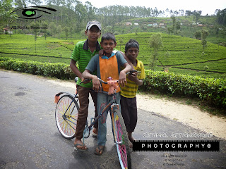 http://kithmal-photography.blogspot.com/2013/12/children-lives-near-dambethenna-estste.html