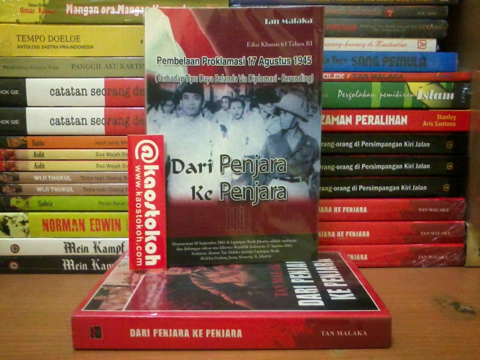 http://bukutokoh.blogspot.com/search/label/Tan%20Malaka