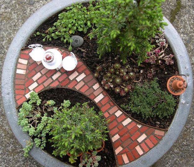 How to Recycle Miniature  Fairy Garden Designs 