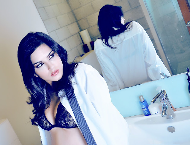 Sunny-leone-smell-of-sex-bathroom-hot-shoot-2