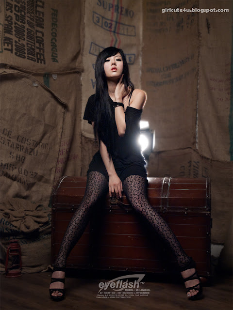 Hwang-Mi-Hee-Heart-Leggings-05-very cute asian girl-girlcute4u.blogspot.com
