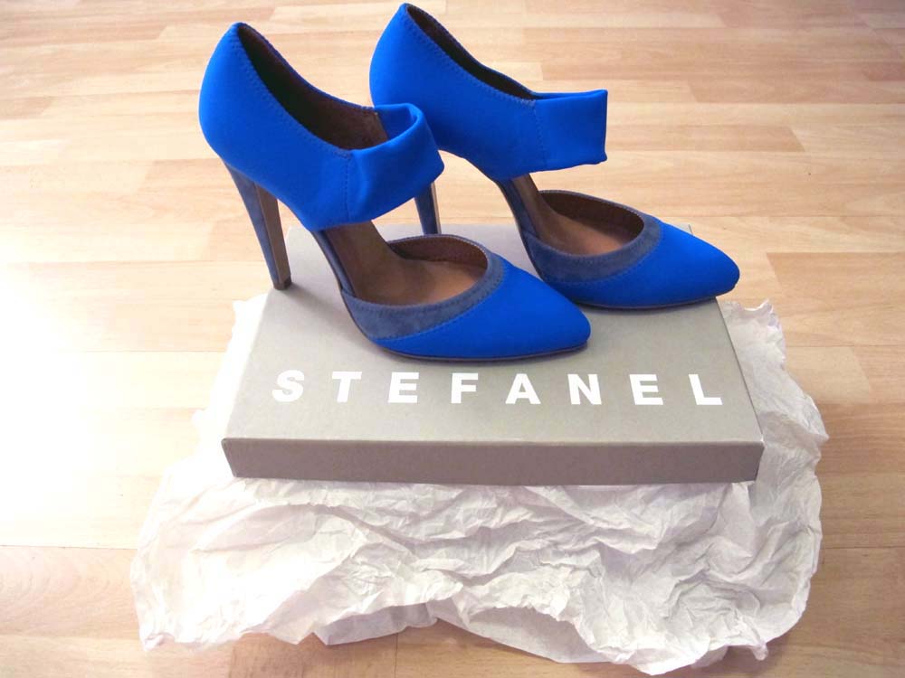 BLUE SUEDE SHOES