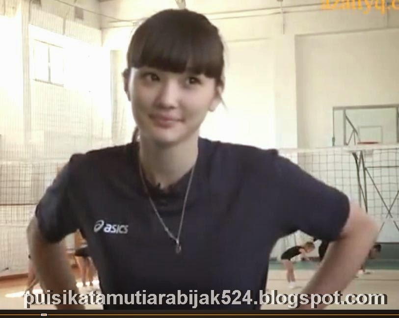 http://puisikatamutiarabijak524.blogspot.com/2014/08/biodata-profil-koleksi-foto-atlit-cantik-sabina-altynbekova.html