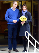 The Duchess of Cambridge was clutching a gorgeous bouquet of yellow flowers .