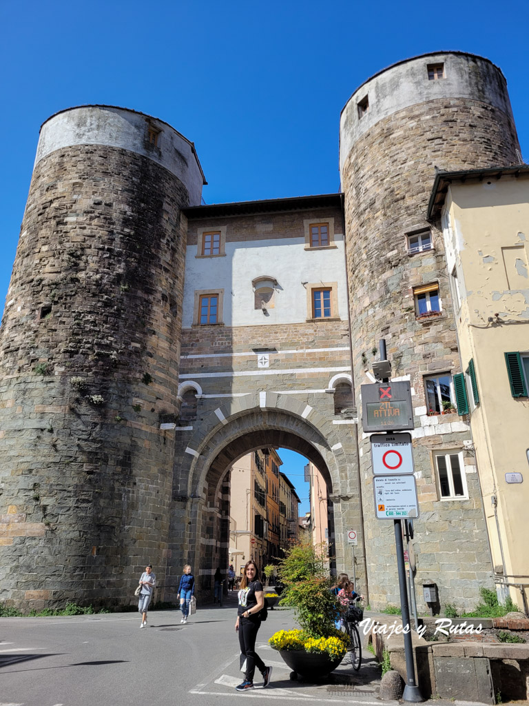 Puerta de san Gervasio y San Protasio, Lucca